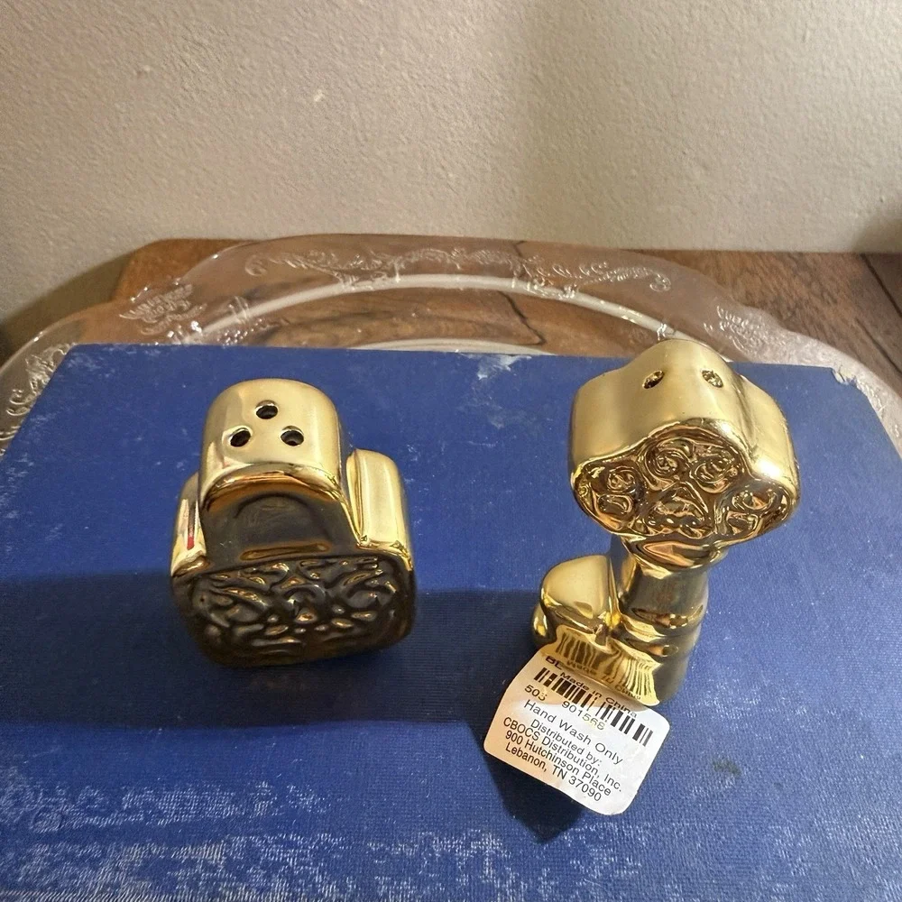Cracker Barrel Gold Toned Lock & Key Salt & Pepper Shakers Novelty
